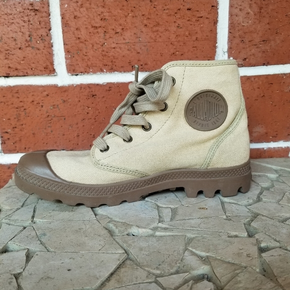Palladium Shoes - Women's Palladium Hiking Boots Tan Sz 7
